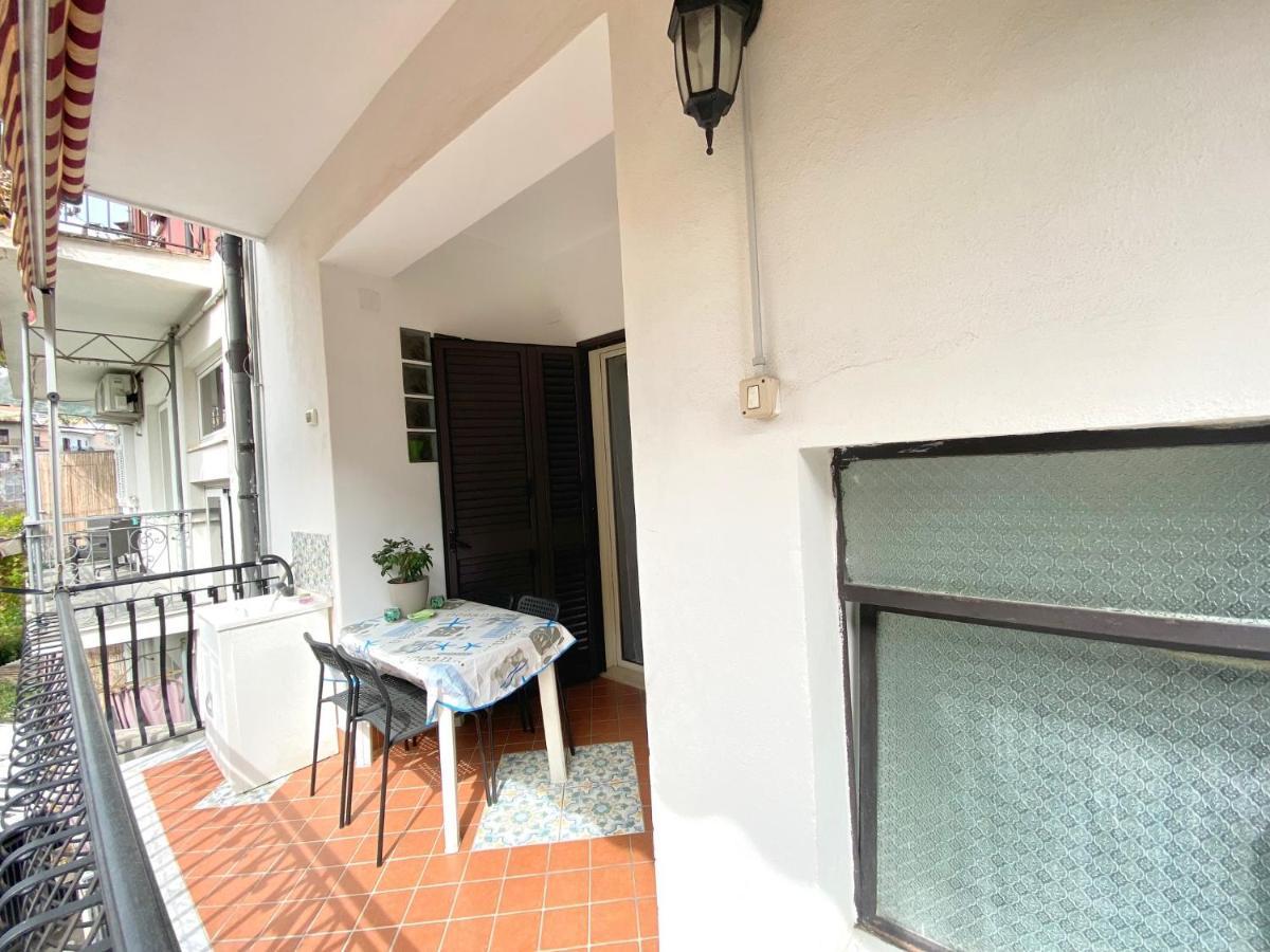 גיארדיני נאקסוס Casa Vacanze Rosy מראה חיצוני תמונה